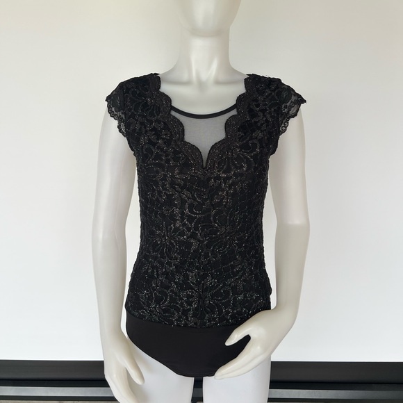 Elegant Glitter Lace Bodysuit & Mesh Tiered Skirt Cocktail or Prom Dress - Picture 4 of 5